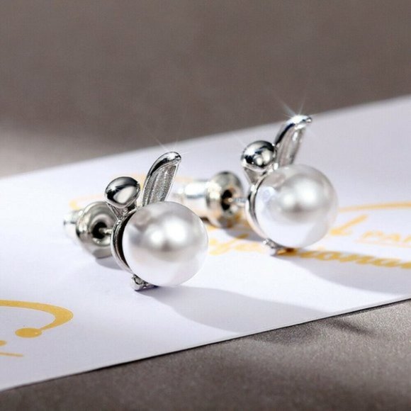 New Beautiful Sterling Silver Pearl Bunny Studs - Picture 3 of 4